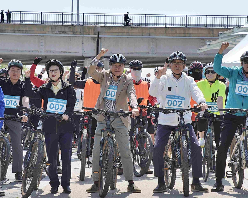 평택시가 경기도 내 31개 시·군 중에서도 자전거도로 보유 규모가 큰 도시로, 자전거 친화적 교통 환경 조성을 위해 오는 12일부터 ‘자전거 이용 실태조사’ 2차 조사에 돌입한다.