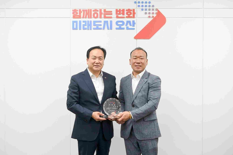 오산시가 (재)오산 리더스 강원 정은철 회장을‘1일 명예시장’으로 위촉했다.