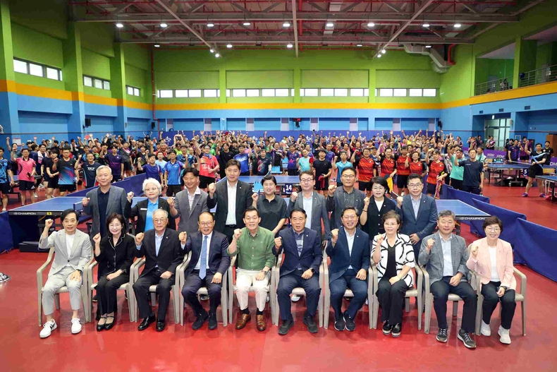 수원특례시의회가수원시국민체육센터에서 열린 ‘제3회 수원특례시장기 탁구대회 개회식’ 에 참석해 대회 참가 선수들을 격려했다.