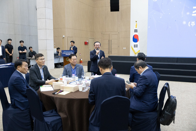 김덕현 연천군수가 세종컨벤션센터에서 열린 ‘행정안전부-인구감소지역 정책간담회’에 참석해 행안부에 지역 주요 현안을 건의했다.