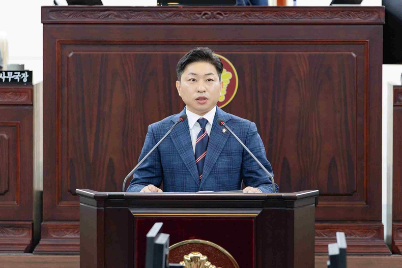 김종복 의원이 5분발언을 하고 있다.
