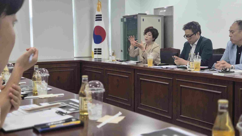 정경자 경기도의회 의원이 지난 8월18일 (사)한국장애인표준사업장협회 경기지회(이하 협회) 임원진과 간담회를 연 데 이어 3일 구리남양주교육지원청(교육장 서은경)에서 최길남 행정국장, 장인순 재무관리과장 등 관계자들과 한국표준작업장협회 임원진이 참석한 간담회를 통해 연계고용의 가능성과 제도 개선 방향을 심도 있게 논의했다.