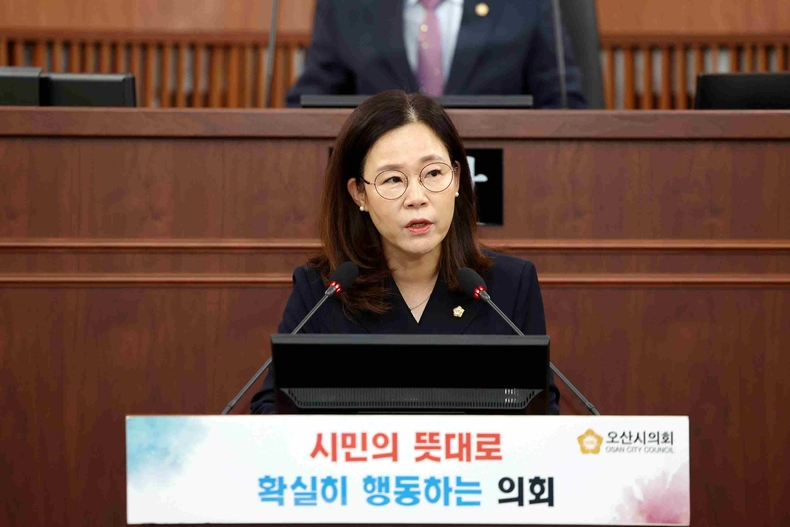 송진영 오산시의원이 제296회 오산시의회 임시회 7분 자유발언을 통해 동탄 2신도시에 건설예정인 대형 물류센터에 대해 강하게 비판하며 백지화를 촉구했다.