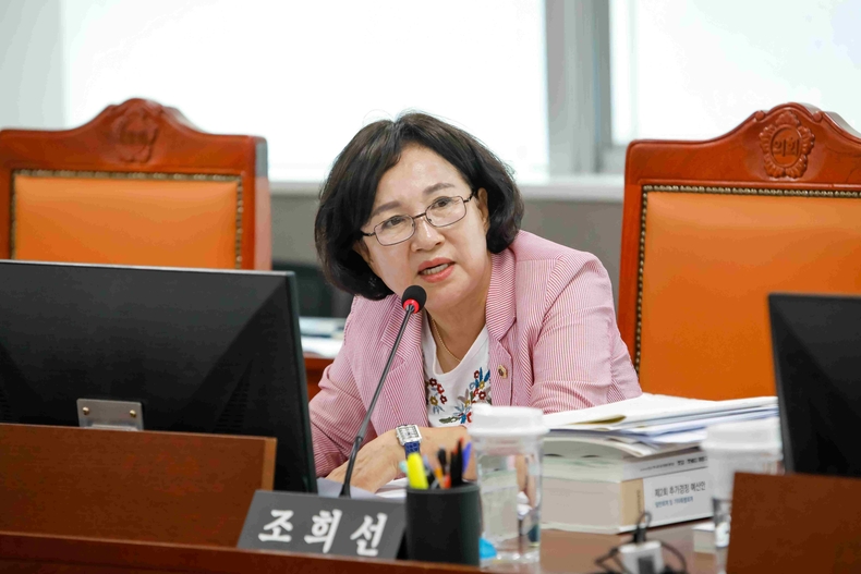 조희선 경기도의회 문화체육관광위원회 의원이 제386회 임시회 2025년 제2회 추가경정예산 편성안 심사에서 ‘청년문화예술패스 사업’의 실효성과 예산 적정성에 대해 강하게 문제를 제기했다.
