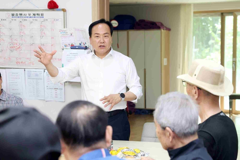 오산시가 144개 경로당을 순차적으로 방문해 경로당 운영과 관련한 어르신들의 의견을 듣고 불편사항을 점검하는‘경로당 순회 간담회’를 추진한다.