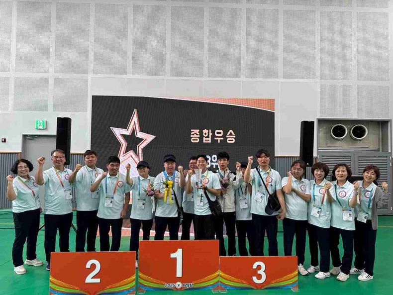 오산시가 지난 12일부터 13일까지 파주시에서 열린 제19회 경기도장애인생활체육대회에 참가해 금메달 4개, 은메달 4개, 동메달 5개 등 총 13개의 메달을 획득하며 우수한 성적을 거뒀다.