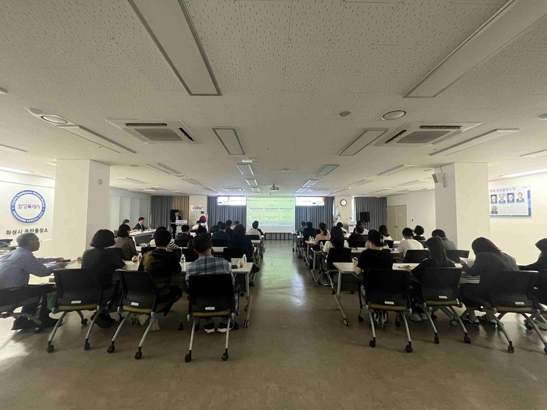 화성특례시가 26일 화성시 정원도시 기본구상 및 정원문화 진흥계획 수립 용역 중간보고회를 개최했다.
