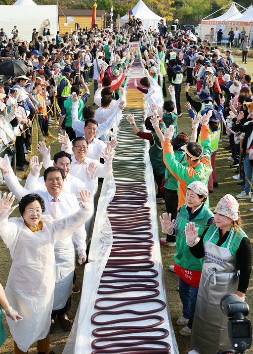 이천시가 자랑하는 대표 농경문화축제인 ‘제24회 이천쌀문화축제’가 오는 22일부터 26일까지 5일간 이천농업테마공원에서 성대하게 열린다.