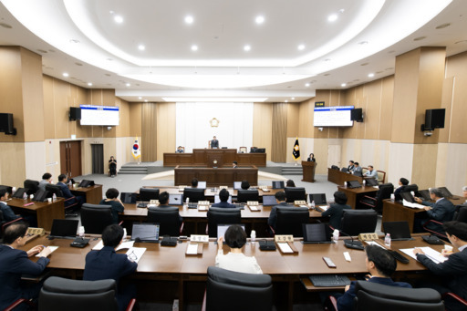 김포시의회가 20일부터 23일까지 4일간 제262회 임시회를 열고, 김포시가 제출한 각종 안건에 대한 본격적인 심사에 들어간다..