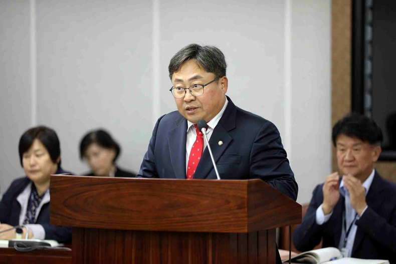 수원특례시의회 환경안전위원회 박현수 의원.