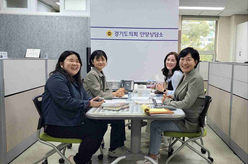 이채명 경기도의회 의원 이 의회 안양상담소에서 안양시로부터 지역 현안사업에 대한 경기도차원에서 지원 관련 업무보고를 받고, 시민 생활환경 개선과 안전 증진을 위한 적극적인 지원 의지를 밝혔다..