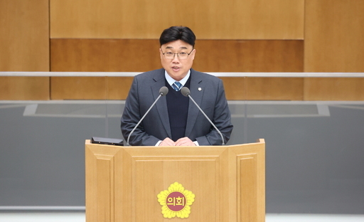 김회철 경기도의원은 국회 본회의에서 '지방교육자치에 관한 법률' 일부개정법률안이 통과된 데 대해 "화성오산교육지원청 분리와 화성교육지원청 신설의 제도적 길이 열렸다"며 "경기교육자치의 실질적 분권이 가능해졌다"고 밝혔다.