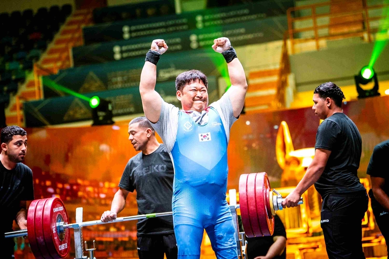 포효하는 나용원 선수