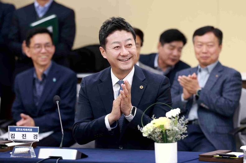 김진경 경기도의회 의장이 ‘대한민국시도의회의장협의회 2025년 제6차 임시회’에 참석해 지방의회 기능 확대 등 다양한 의제를 논의했다.