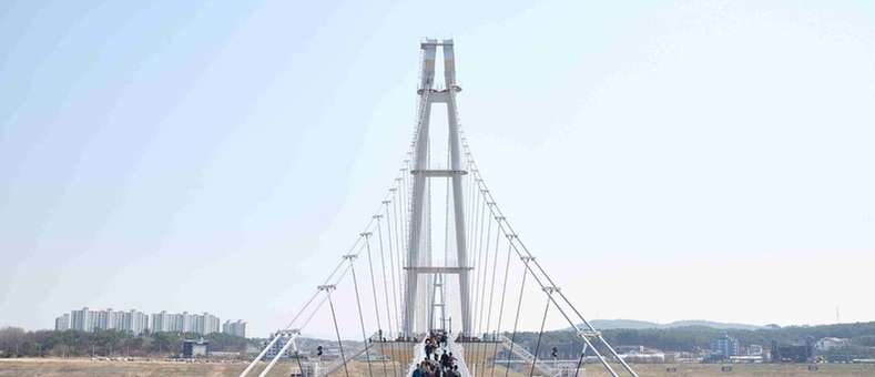 ‘여주 남한강 출렁다리’ 개통…경기도 동부지역 관광 산업의 중심으로 ‘급부상’